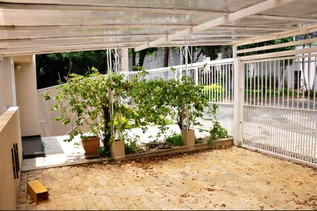 Casa de condomínio à venda com 420m², 4 quartos e 2 vagas Casa de condomínio à venda com 420m², 4 quartos e 2 vagasGaragem