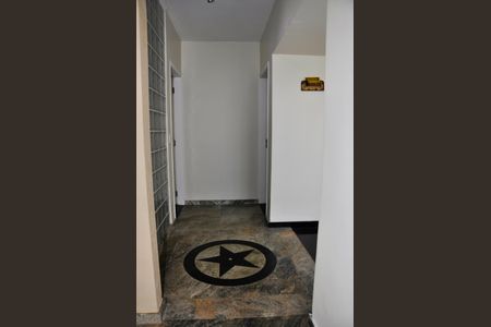 Casa de condomínio à venda com 420m², 4 quartos e 2 vagas Casa de condomínio à venda com 420m², 4 quartos e 2 vagasHall de entrada