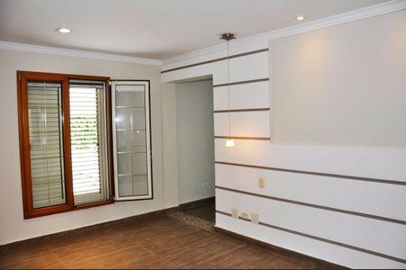 Casa de condomínio à venda com 420m², 4 quartos e 2 vagas Casa de condomínio à venda com 420m², 4 quartos e 2 vagasDetalhe - Quarto 01 com Closet e Suíte
