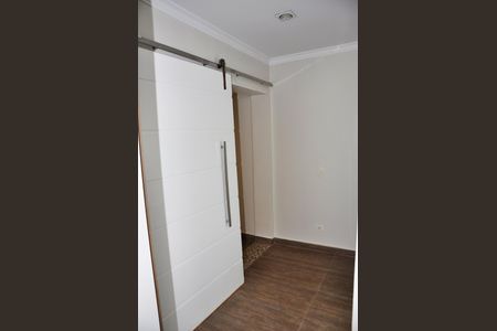 Casa de condomínio à venda com 420m², 4 quartos e 2 vagas Casa de condomínio à venda com 420m², 4 quartos e 2 vagasDetalhe - Corredor