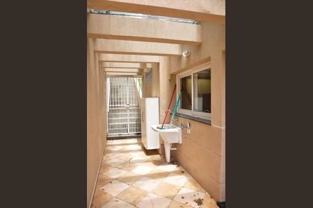 Casa de condomínio à venda com 420m², 4 quartos e 2 vagas Casa de condomínio à venda com 420m², 4 quartos e 2 vagasDetalhe - Área de Serviço