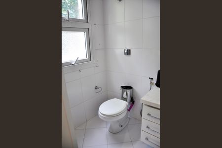 Casa de condomínio à venda com 420m², 4 quartos e 2 vagas Casa de condomínio à venda com 420m², 4 quartos e 2 vagasDetalhe - Suíte