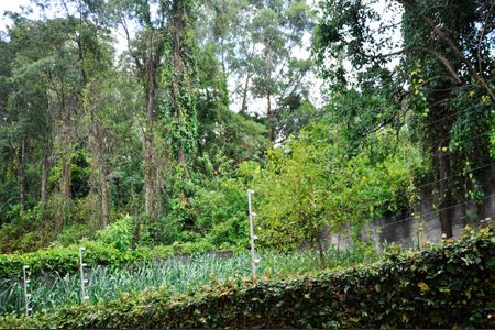 Casa de condomínio à venda com 420m², 4 quartos e 2 vagas Casa de condomínio à venda com 420m², 4 quartos e 2 vagasDetalhe - Vista do Quarto 04