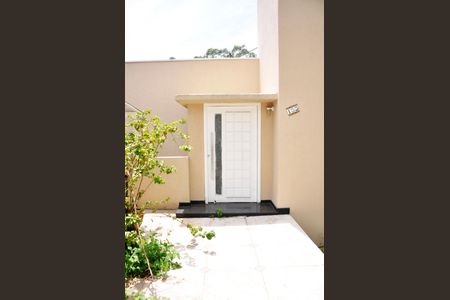 Casa de condomínio à venda com 420m², 4 quartos e 2 vagas Casa de condomínio à venda com 420m², 4 quartos e 2 vagasHall de entrada