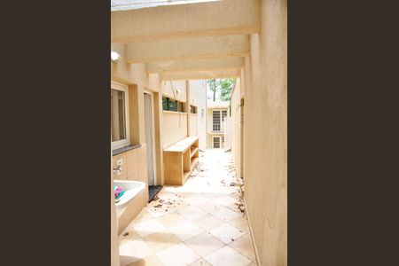 Casa de condomínio à venda com 420m², 4 quartos e 2 vagas Casa de condomínio à venda com 420m², 4 quartos e 2 vagasDetalhe - Área de Serviço