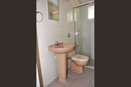 Casa de condomínio à venda com 420m², 4 quartos e 2 vagas Casa de condomínio à venda com 420m², 4 quartos e 2 vagasDetalhe - Edícola 02 - Banheiro Social