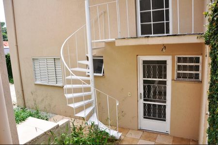 Casa de condomínio à venda com 420m², 4 quartos e 2 vagas Casa de condomínio à venda com 420m², 4 quartos e 2 vagasDetalhe - Edícola