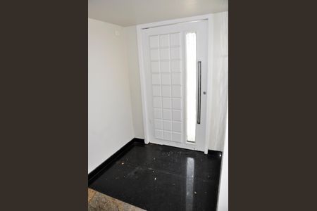 Casa de condomínio à venda com 420m², 4 quartos e 2 vagas Casa de condomínio à venda com 420m², 4 quartos e 2 vagasHall de entrada