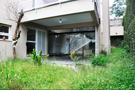 Casa de condomínio à venda com 420m², 4 quartos e 2 vagas Casa de condomínio à venda com 420m², 4 quartos e 2 vagasÁrea comum