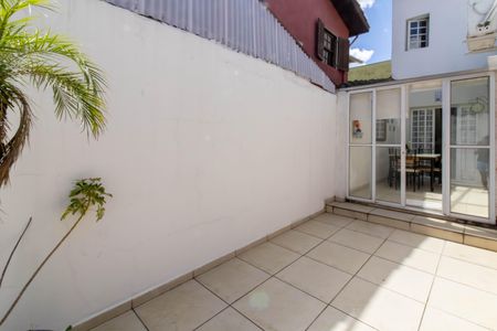 Casa à venda com 400m², 3 quartos e 3 vagas Casa à venda com 400m², 3 quartos e 3 vagasArea Externa