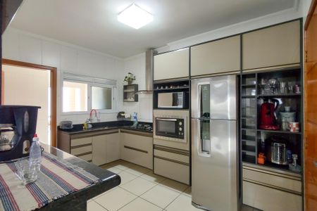 Apartamento para alugar com 116m², 3 quartos e 2 vagas Apartamento para alugar com 116m², 3 quartos e 2 vagasCozinha