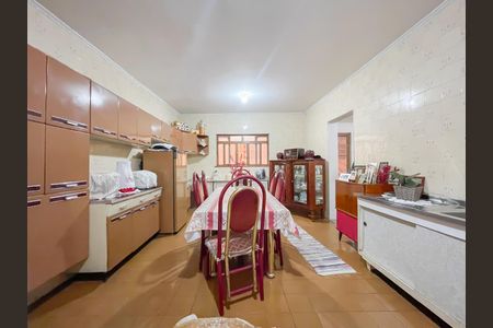 Casa à venda com 150m², 4 quartos e 2 vagasCozinha
