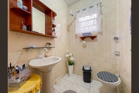 Casa à venda com 150m², 4 quartos e 2 vagasBanheiro