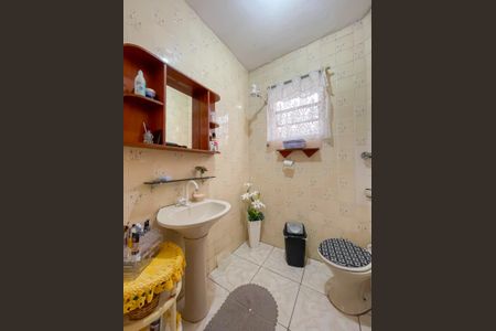 Casa à venda com 150m², 4 quartos e 2 vagasBanheiro