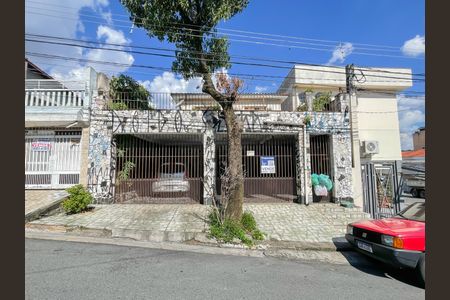 Casa à venda com 150m², 4 quartos e 2 vagasFachada