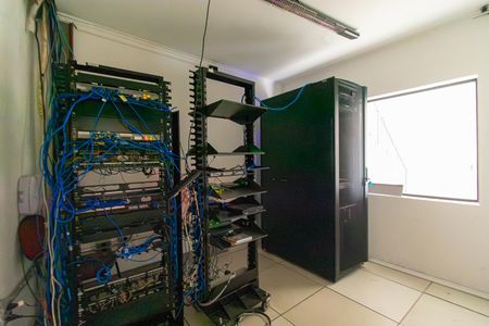 Casa para alugar com 270m², 3 quartos e 2 vagasSalão - Quarto 4