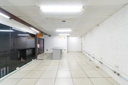 Casa para alugar com 270m², 3 quartos e 2 vagasSalão - piso superior