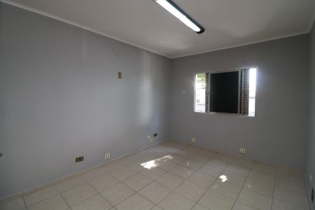 Casa para alugar com 300m², 3 quartos e 2 vagasSuite