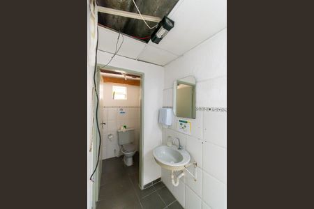 Casa para alugar com 270m², 3 quartos e 2 vagasSalão - Banheiro piso superior