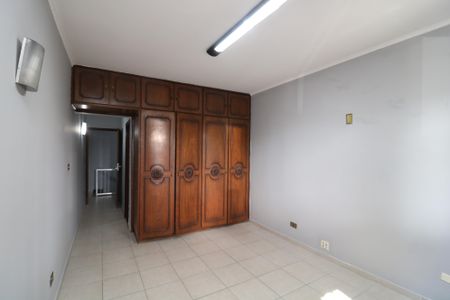 Casa para alugar com 300m², 3 quartos e 2 vagasSuite