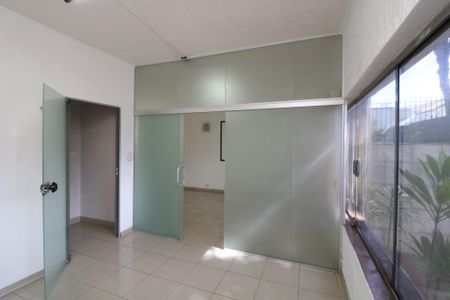 Casa para alugar com 300m², 3 quartos e 2 vagasSala