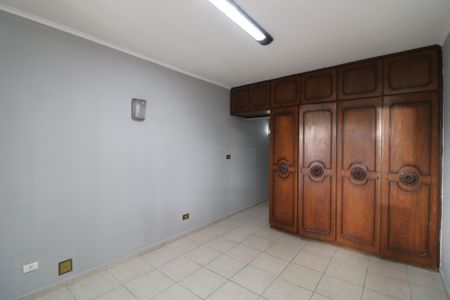 Casa para alugar com 300m², 3 quartos e 2 vagasSuite
