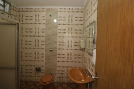 Casa para alugar com 300m², 3 quartos e 2 vagasBanheiro da Suíte