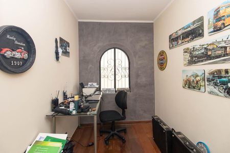 Casa para alugar com 300m², 4 quartos e 4 vagasEscritório