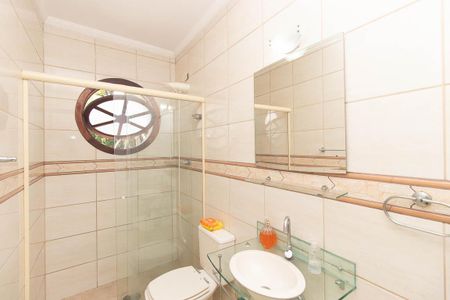 Casa para alugar com 300m², 4 quartos e 4 vagasBanheiro Social