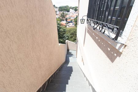 Casa para alugar com 300m², 4 quartos e 4 vagasEscada externa