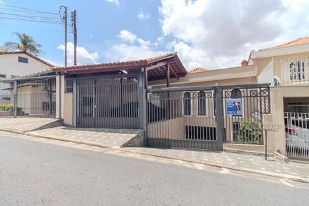 Casa para alugar com 300m², 4 quartos e 4 vagasFachada