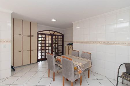 Casa para alugar com 300m², 4 quartos e 4 vagasCozinha