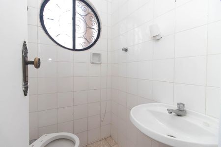 Casa para alugar com 300m², 4 quartos e 4 vagasBanheiro de serviço