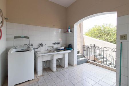 Casa para alugar com 300m², 4 quartos e 4 vagasÁrea de Serviço 2