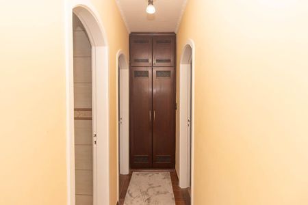 Casa para alugar com 300m², 4 quartos e 4 vagasCorredor dos Quartos