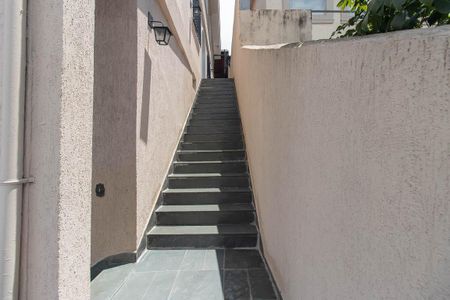 Casa para alugar com 300m², 4 quartos e 4 vagasEscada Externa