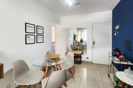 Apartamento à venda com 55m², 2 quartos e 1 vagaSala 