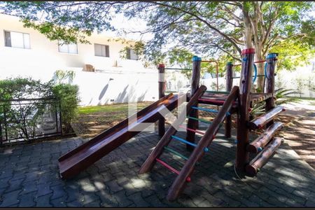 Casa de condomínio à venda com 80m², 2 quartos e 2 vagasÁrea comum - Playground