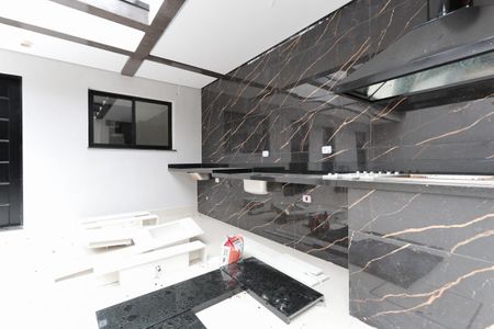 Casa à venda com 140m², 4 quartos e 2 vagasÁrea de serviço e de lazer