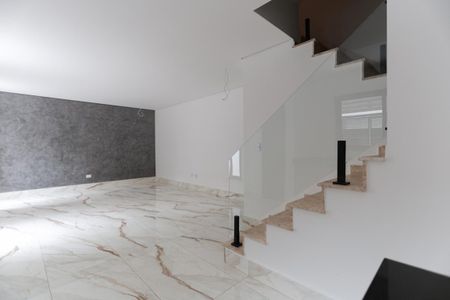 Casa à venda com 140m², 4 quartos e 2 vagasCoziha