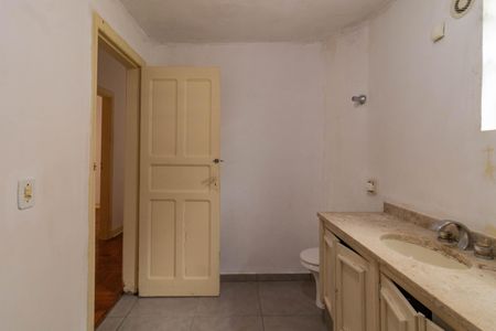 Apartamento para alugar com 75m², 2 quartos e sem vagaBanheiro