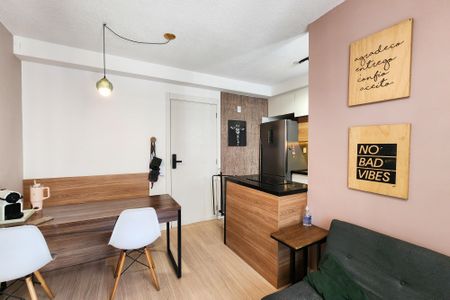Sala  de apartamento à venda com 2 quartos, 45m² em Santo Cristo, Rio de Janeiro