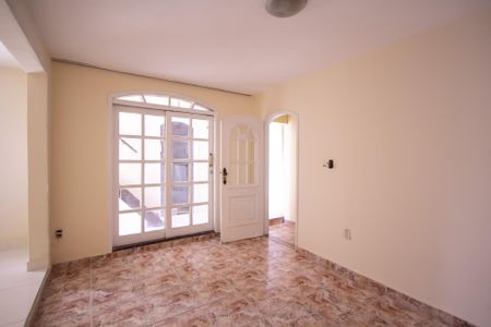 Casa para alugar com 4 quartos, 140m² em Barro Vermelho, São Gonçalo