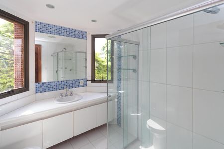 Apartamento à venda com 150m², 4 quartos e 2 vagas Apartamento à venda com 150m², 4 quartos e 2 vagasBanheiro da Suíte