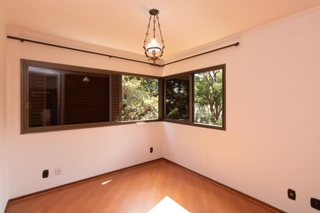 Apartamento à venda com 150m², 4 quartos e 2 vagas Apartamento à venda com 150m², 4 quartos e 2 vagasSuíte