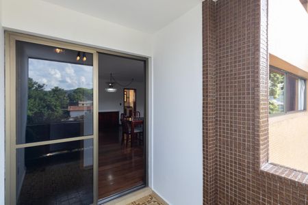 Apartamento à venda com 150m², 4 quartos e 2 vagas Apartamento à venda com 150m², 4 quartos e 2 vagasVaranda