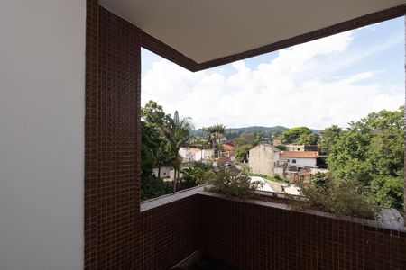 Apartamento à venda com 150m², 4 quartos e 2 vagas Apartamento à venda com 150m², 4 quartos e 2 vagasVaranda