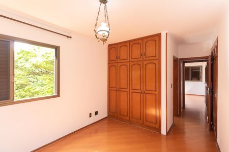 Apartamento à venda com 150m², 4 quartos e 2 vagas Apartamento à venda com 150m², 4 quartos e 2 vagasSuíte