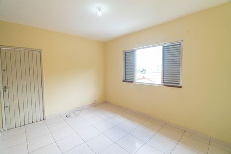 Quarto 2 de casa para alugar com 2 quartos, 120m² em Vila Guarani (zona Sul), São Paulo