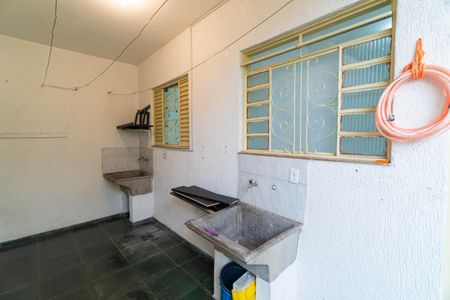 Casa à venda com 120m², 3 quartos e 4 vagasLavanderia